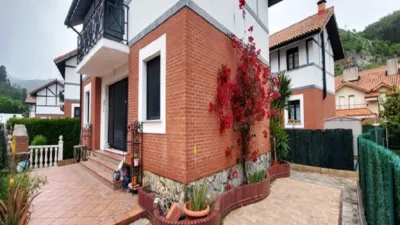 Chalet en venta en Calle Samano, Número 74, Sámano (Castro Urdiales) de 310.000 €